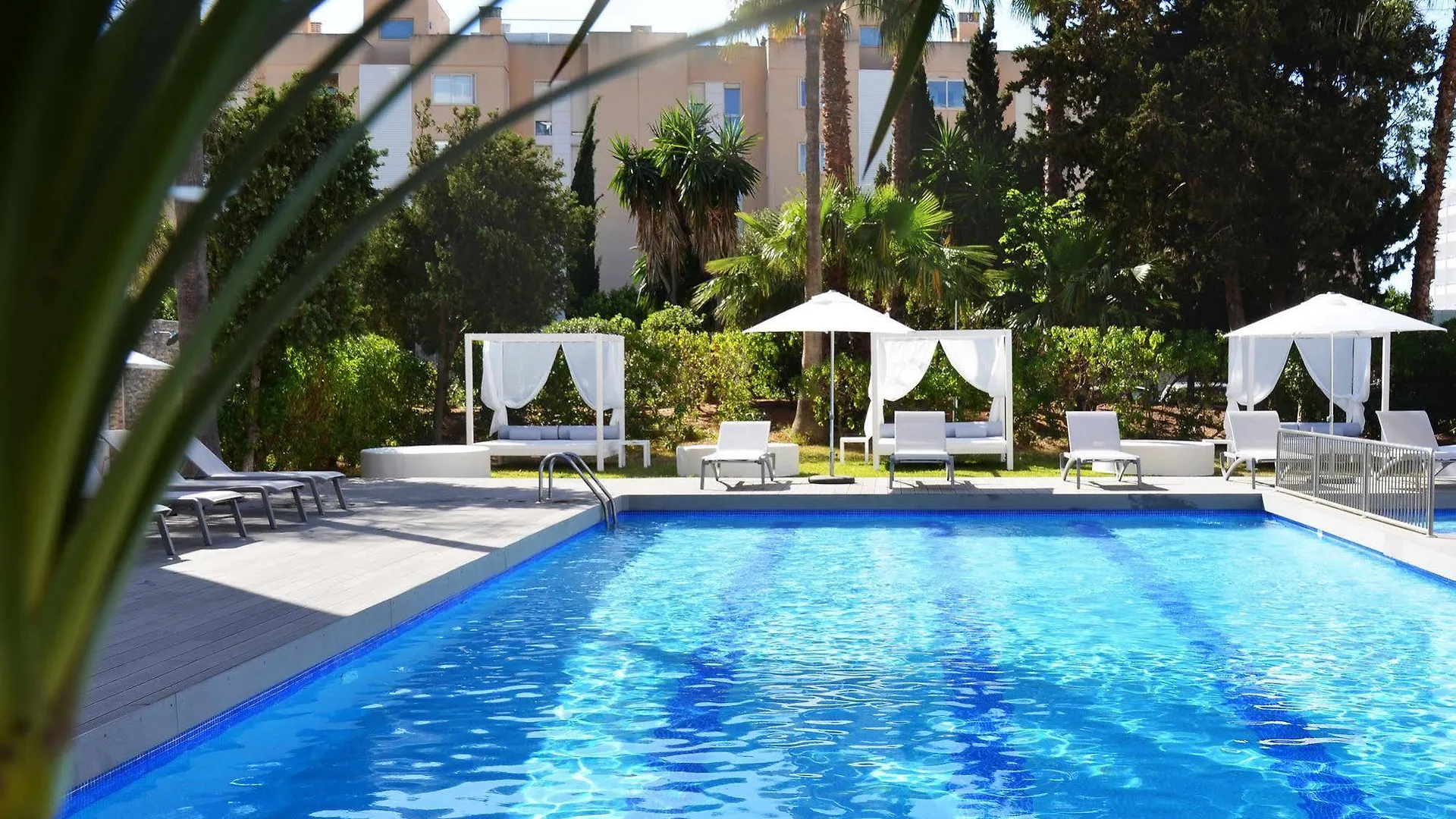 Apartamentos Vibra Tivoli Playa d'en Bossa İspanya